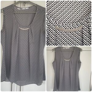 *Sleeveless Black and White Patterned  Top - Chic & Versatile*